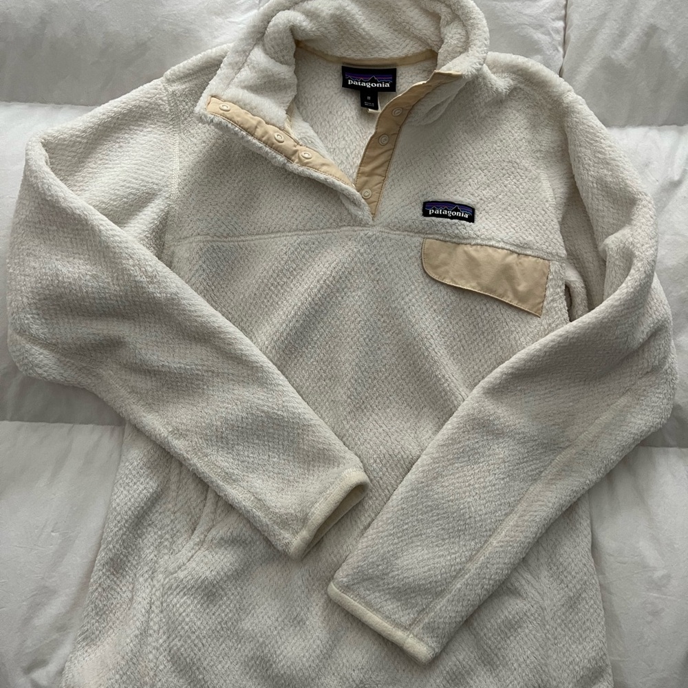Patagonia Women’s Re-Tool Snap T-Cream Fleece. Medium